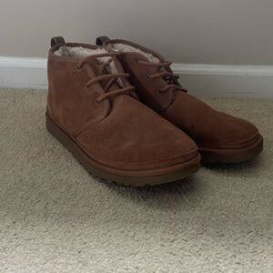 Men’s UGG boots / size 10